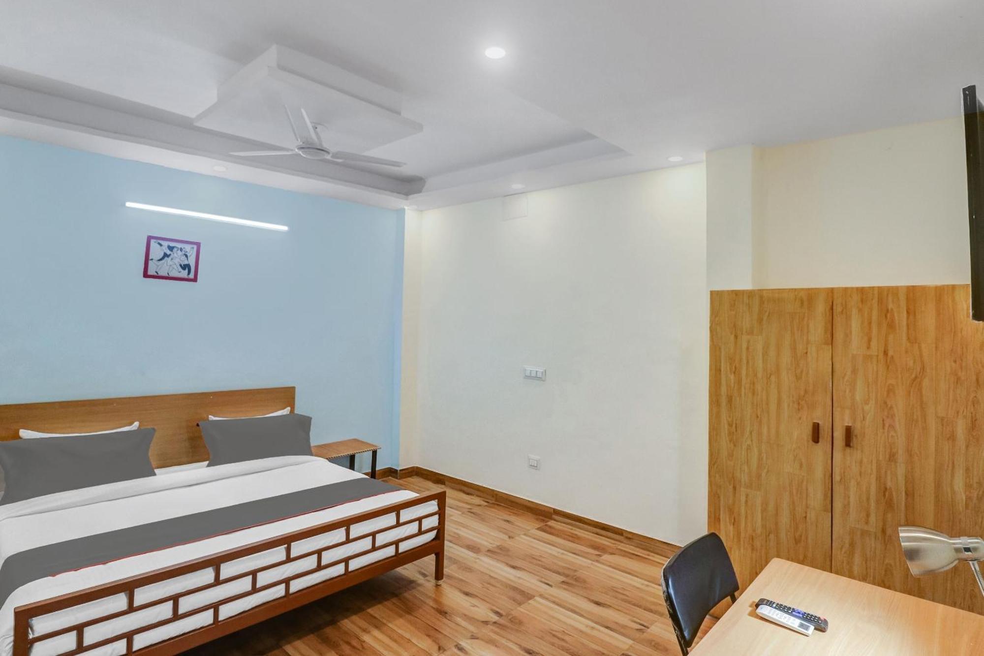 Super Capital O Moody Inn Делхи Екстериор снимка